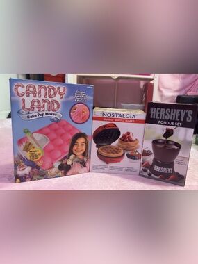 BRAND NEW! 3PACK BAKING & TREAT BUNDLE🧁 waffles, cake pops, and MORE! Brand new!